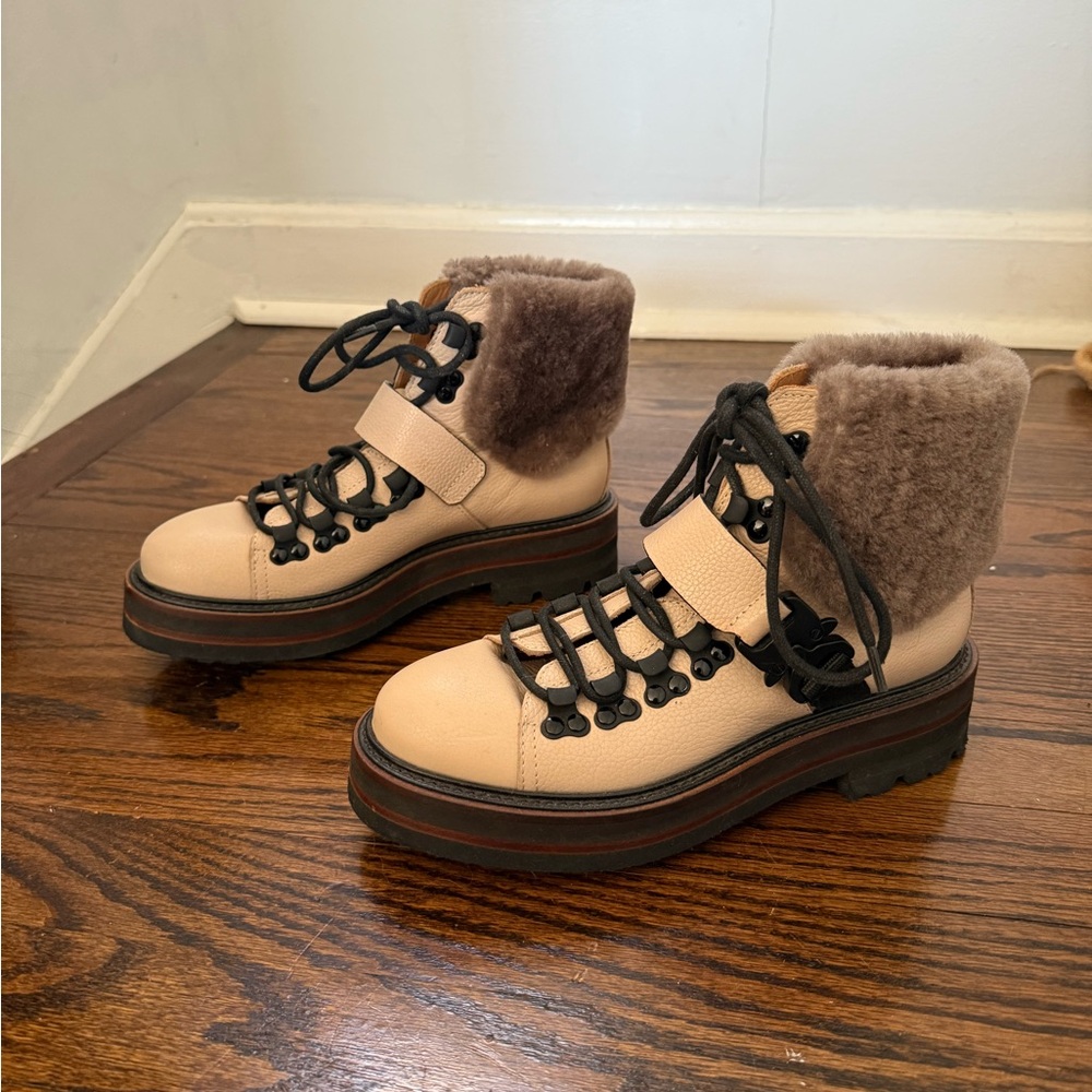La CANADIENNE Beige and Dark Brown Winter Boots